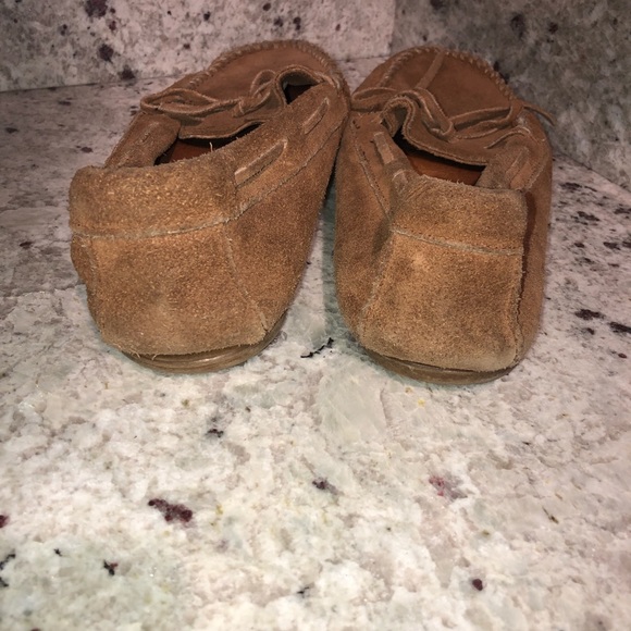 Minnetonka Real Leather Moccasin - Picture 2 of 3